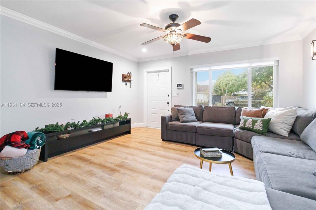 For Sale: $549,900 (3 beds, 2 baths, 1567 Square Feet)