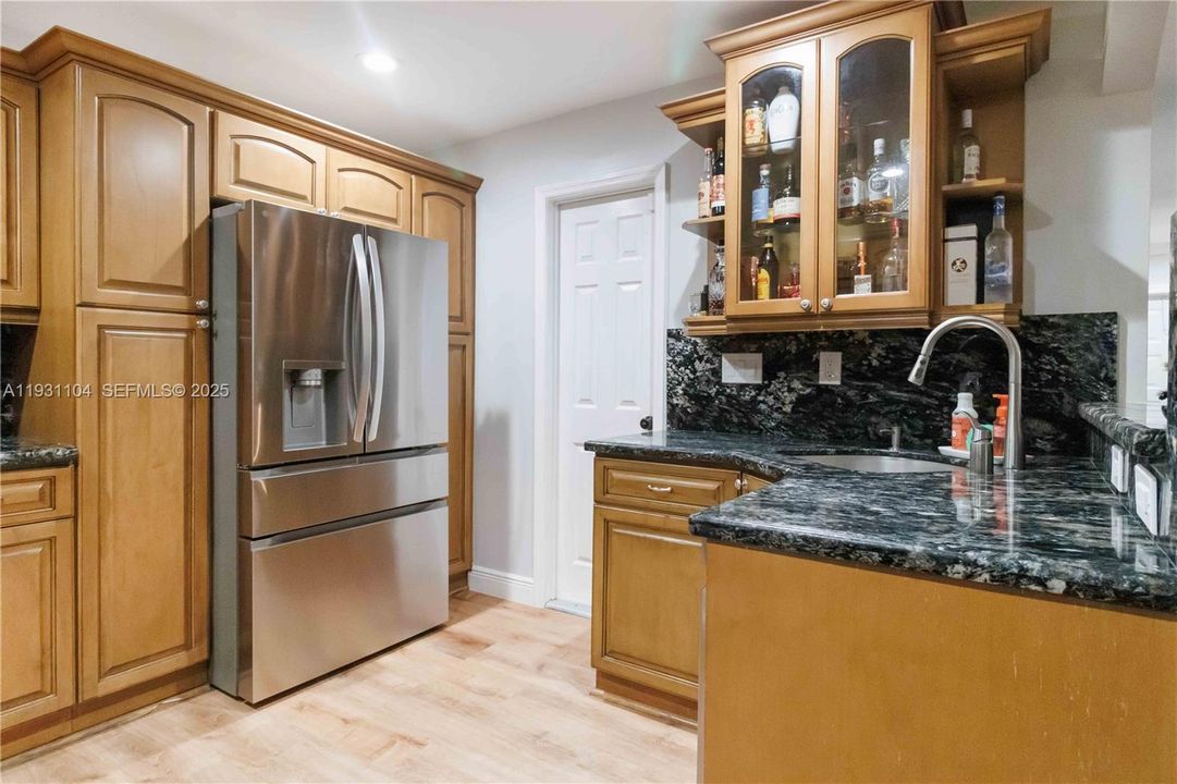 For Sale: $549,900 (3 beds, 2 baths, 1567 Square Feet)