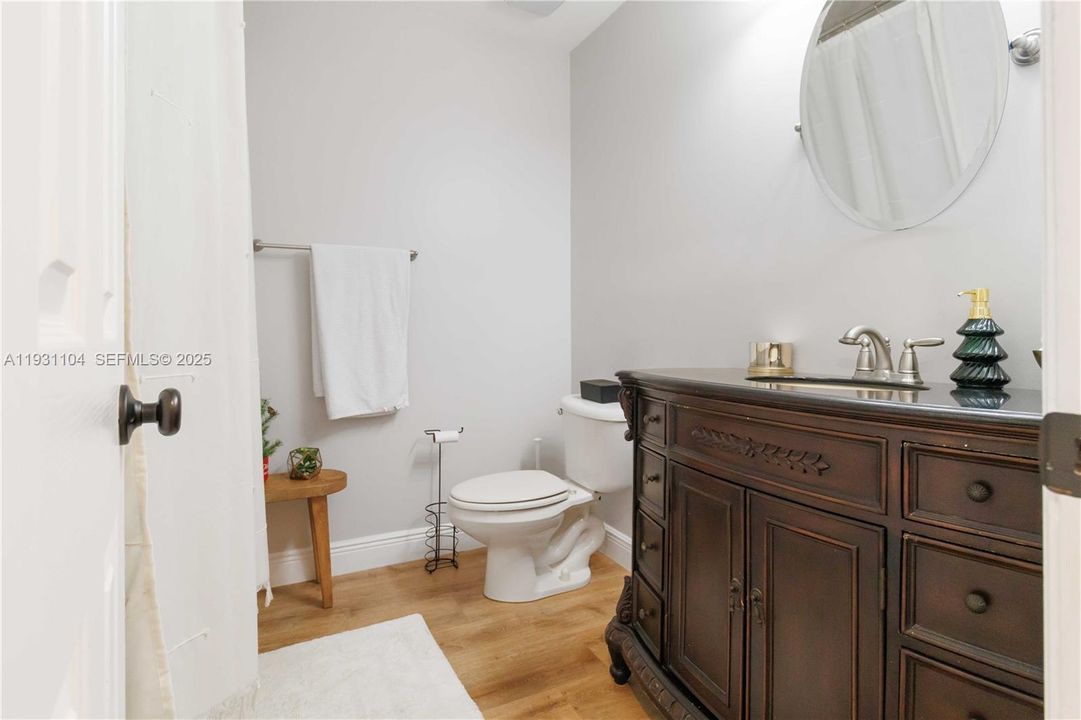 For Sale: $549,900 (3 beds, 2 baths, 1567 Square Feet)