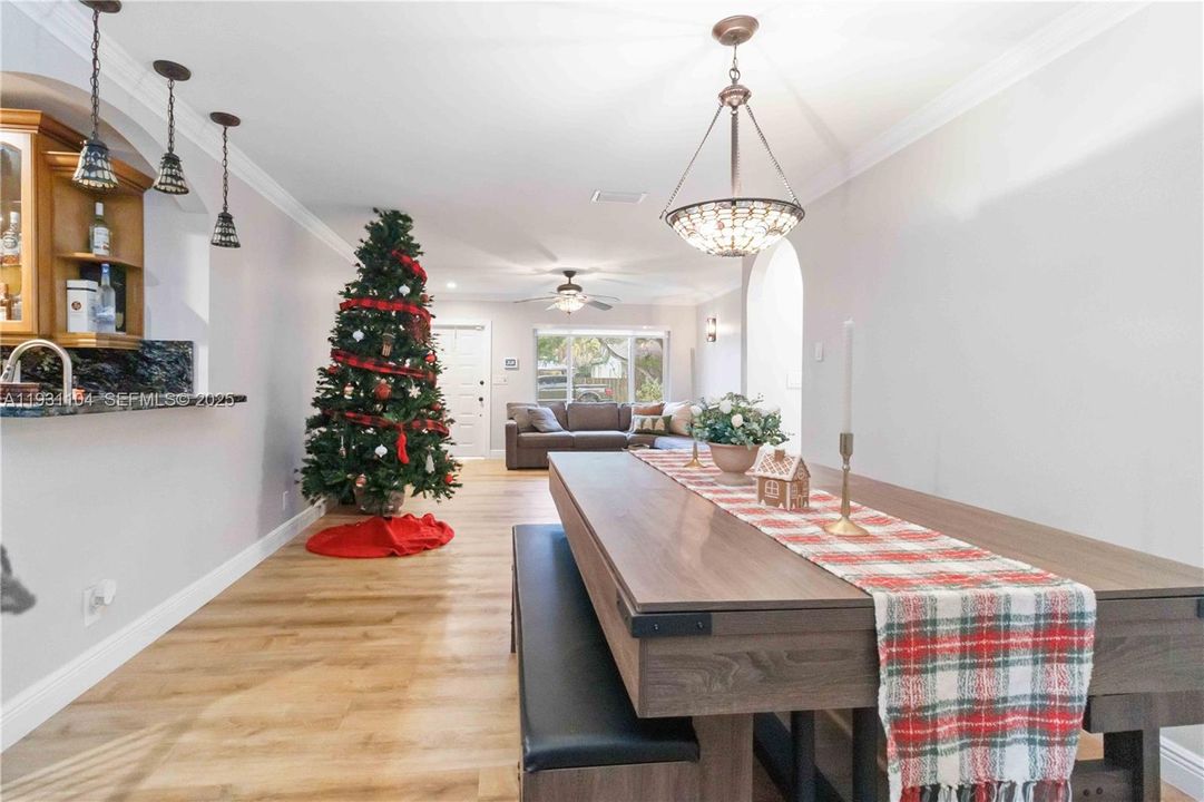 For Sale: $549,900 (3 beds, 2 baths, 1567 Square Feet)