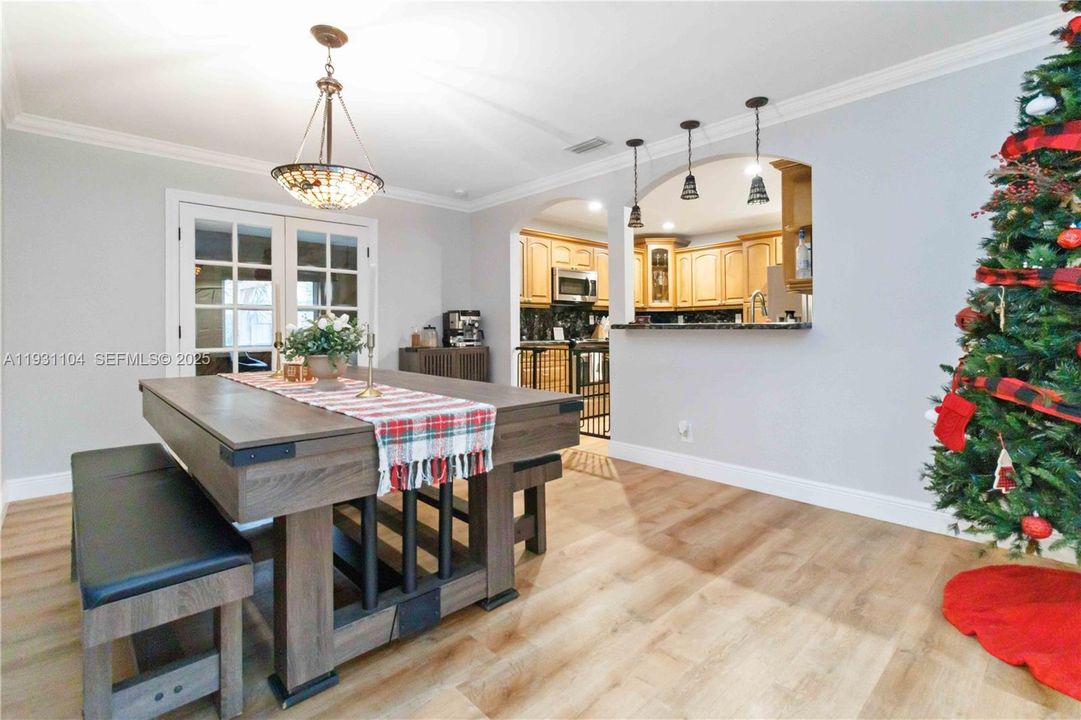 For Sale: $549,900 (3 beds, 2 baths, 1567 Square Feet)