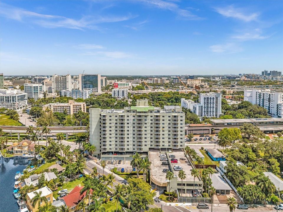 出租: $2,300 (2 贝兹, 2 浴室, 891 平方英尺)