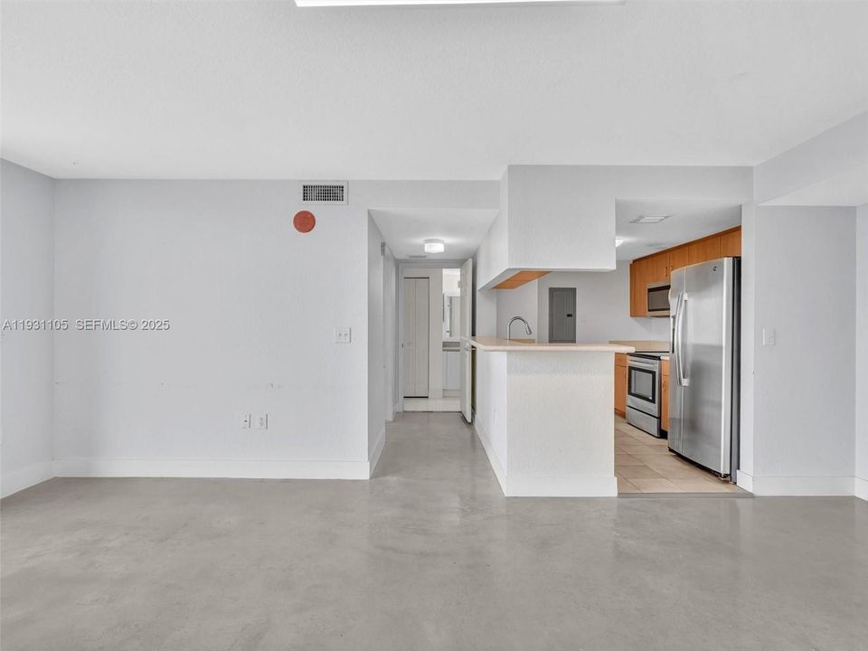 出租: $2,300 (2 贝兹, 2 浴室, 891 平方英尺)