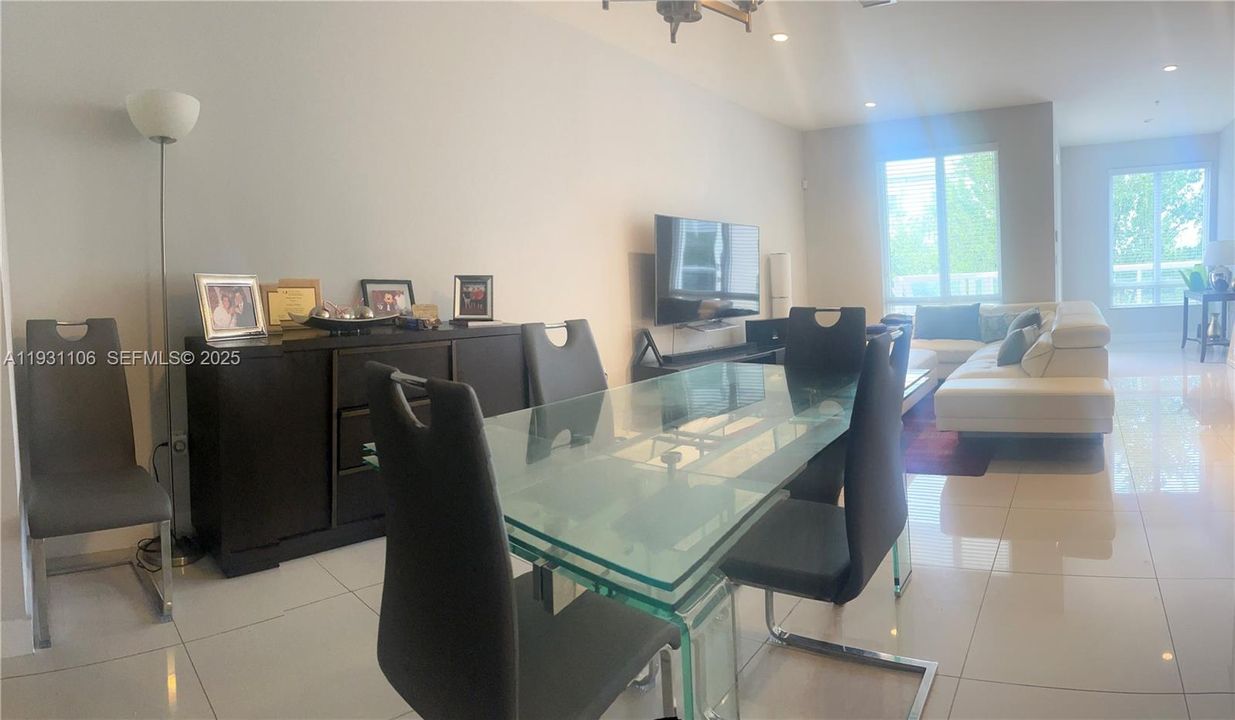 En Renta: $3,750 (3 camas, 3 baños, 1781 Pies cuadrados)