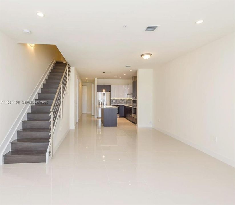 En Renta: $3,750 (3 camas, 3 baños, 1781 Pies cuadrados)