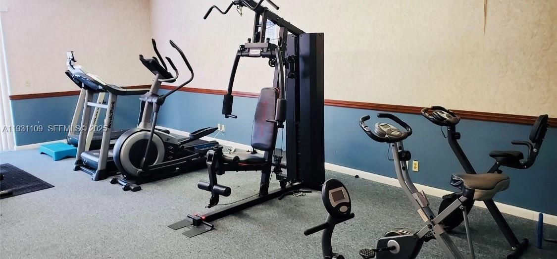 出租: $1,900 (2 贝兹, 2 浴室, 1000 平方英尺)