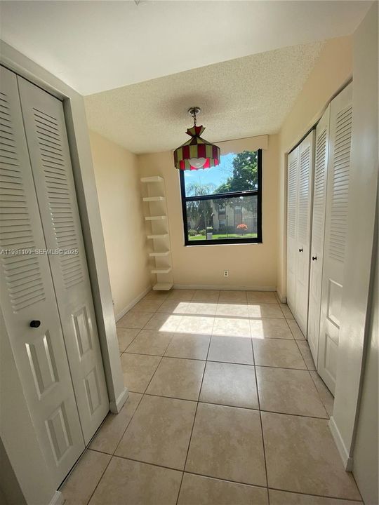 出租: $1,900 (2 贝兹, 2 浴室, 1000 平方英尺)