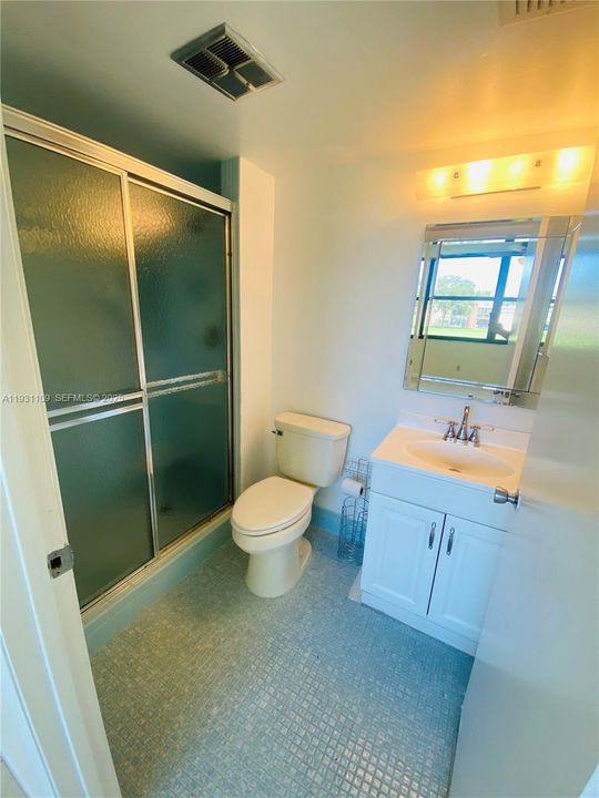 出租: $1,900 (2 贝兹, 2 浴室, 1000 平方英尺)