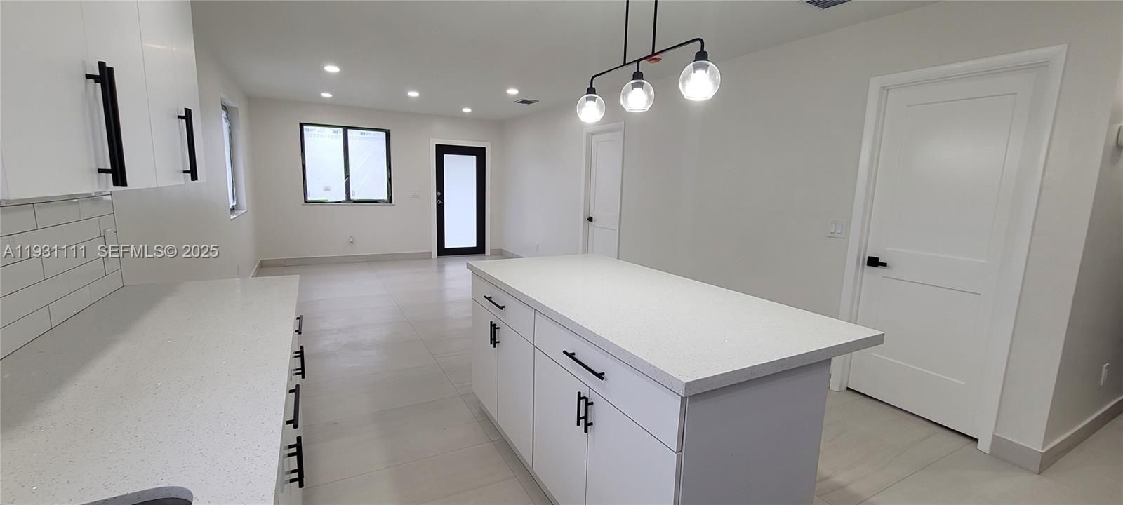 For Rent: $2,800 (2 beds, 1 baths, 1485 Square Feet)