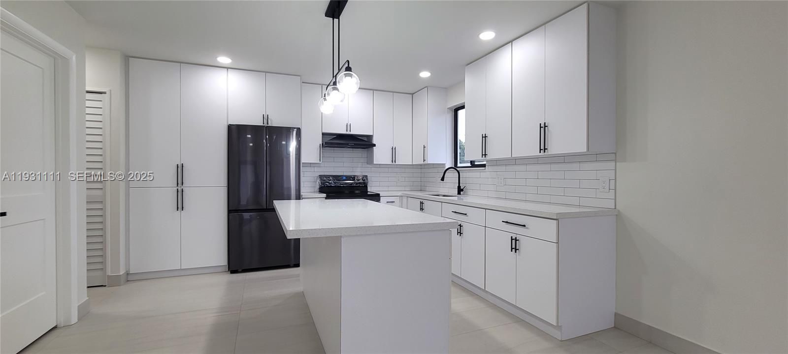 For Rent: $2,800 (2 beds, 1 baths, 1485 Square Feet)