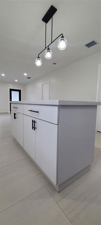 For Rent: $2,800 (2 beds, 1 baths, 1485 Square Feet)