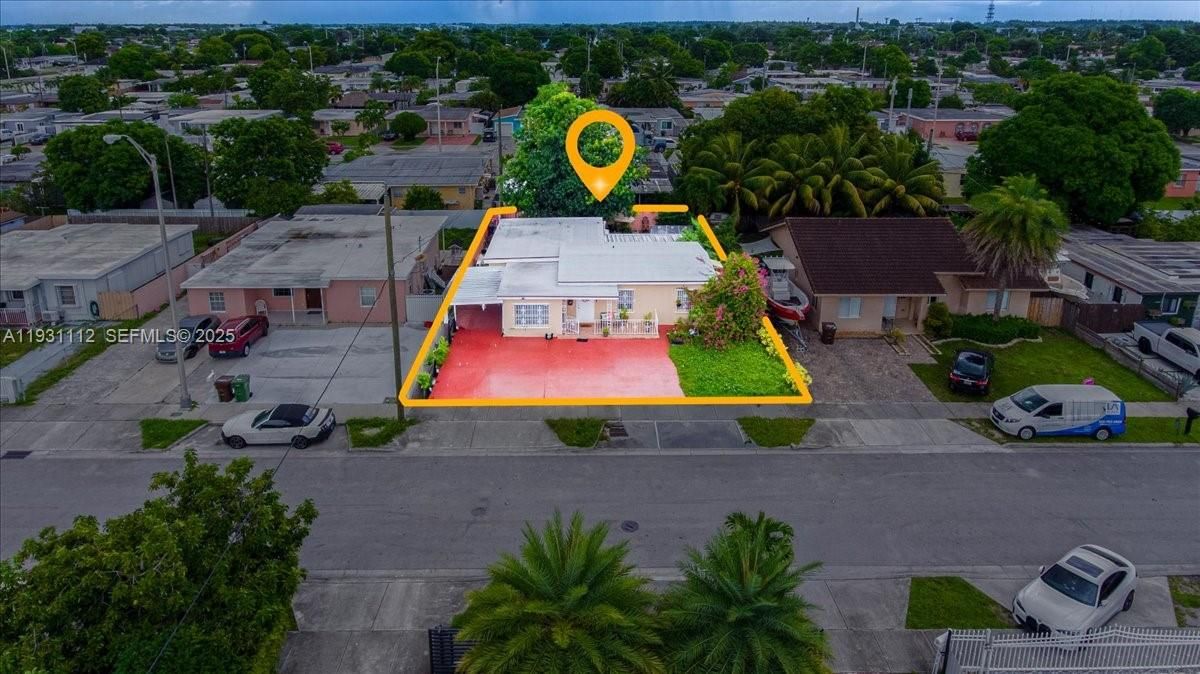 For Rent: $1,700 (1 beds, 1 baths, 1424 Square Feet)