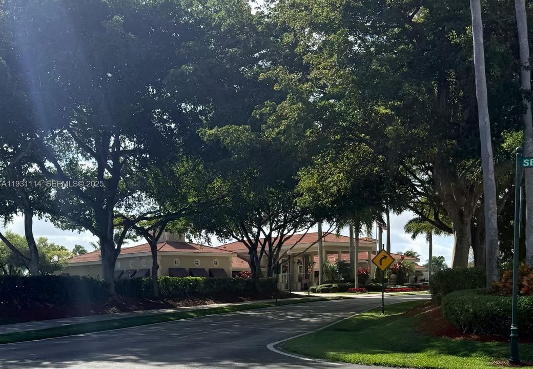 For Sale: $540,000 (4 beds, 2 baths, 1815 Square Feet)