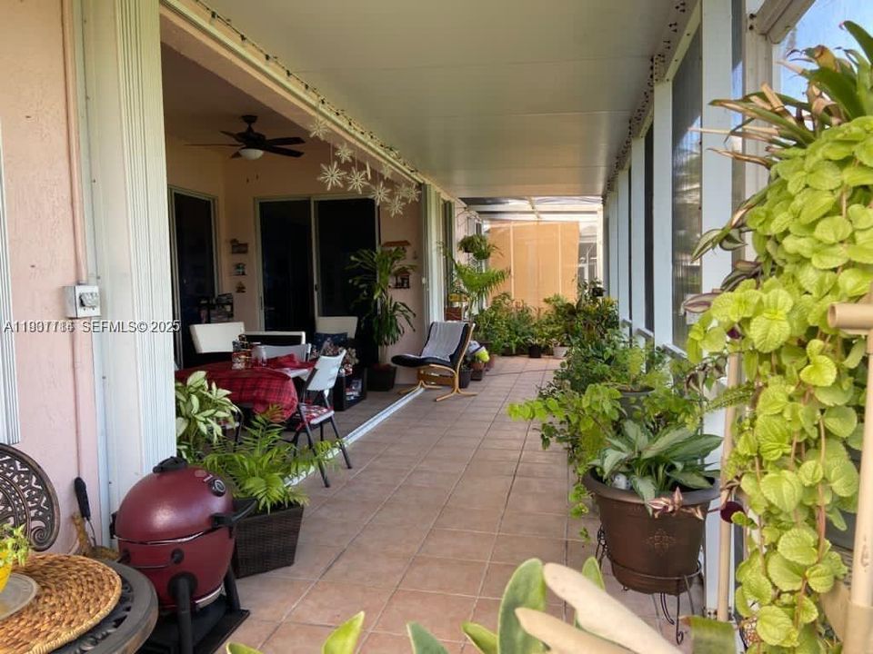 En Venta: $540,000 (4 camas, 2 baños, 1815 Pies cuadrados)
