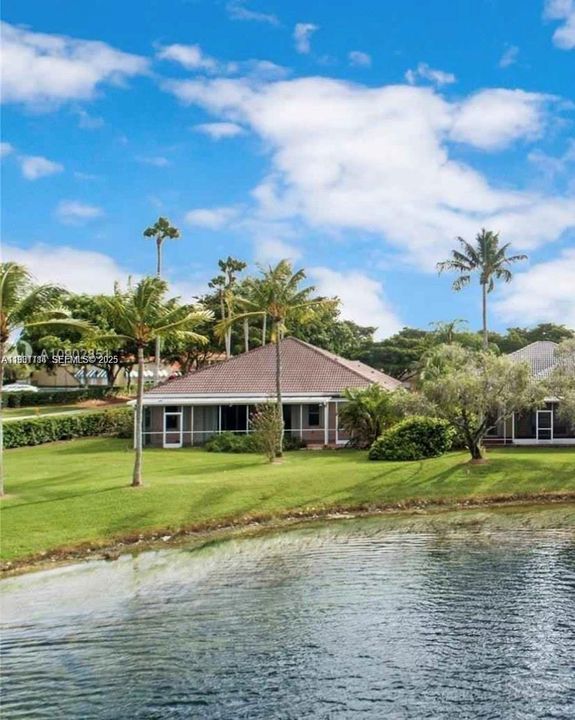 En Venta: $540,000 (4 camas, 2 baños, 1815 Pies cuadrados)