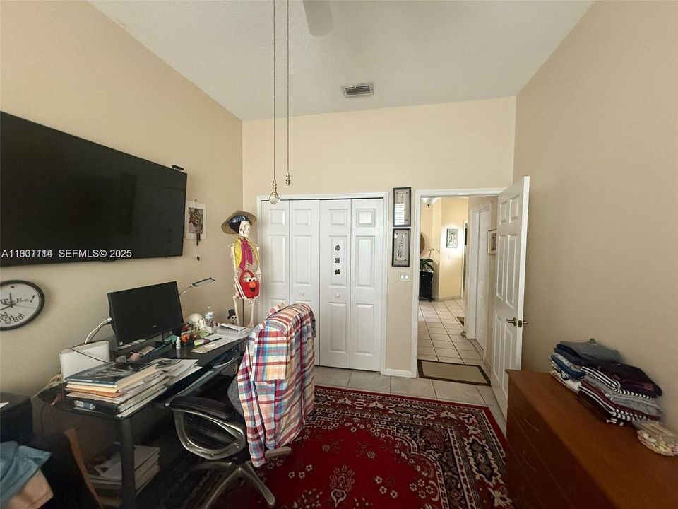 En Venta: $540,000 (4 camas, 2 baños, 1815 Pies cuadrados)