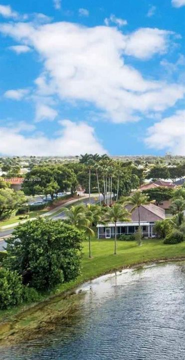 En Venta: $540,000 (4 camas, 2 baños, 1815 Pies cuadrados)