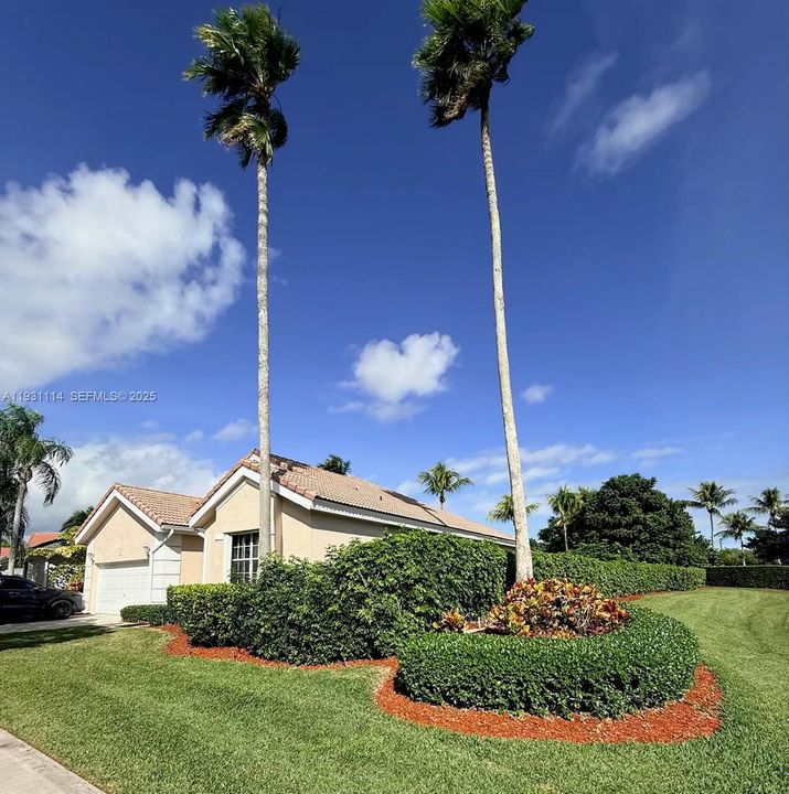 For Sale: $540,000 (4 beds, 2 baths, 1815 Square Feet)