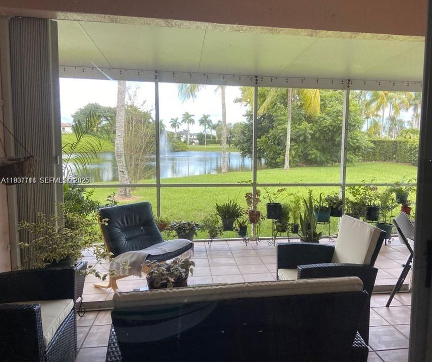 En Venta: $540,000 (4 camas, 2 baños, 1815 Pies cuadrados)