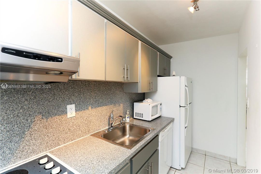 В аренду: $2,300 (0 спален, 1 ванн, 515 Квадратных фут)