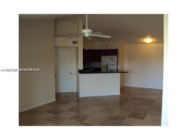 For Sale: $227,000 (2 beds, 2 baths, 1027 Square Feet)