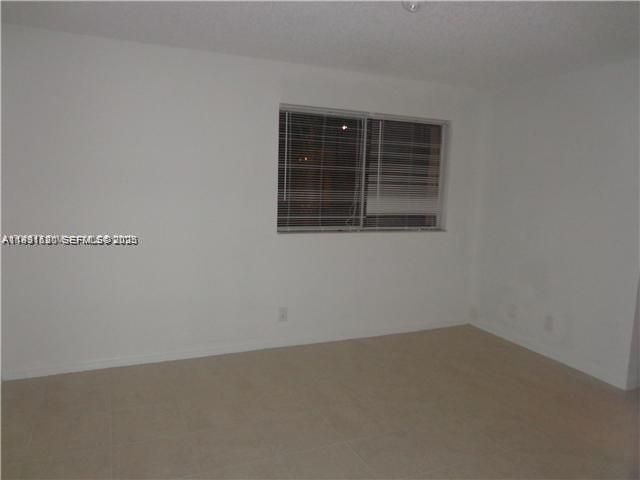 For Sale: $227,000 (2 beds, 2 baths, 1027 Square Feet)