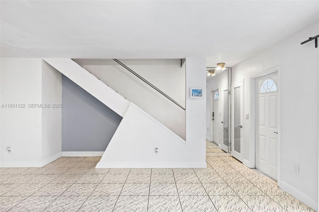 待售: $639,500 (3 贝兹, 2 浴室, 1632 平方英尺)