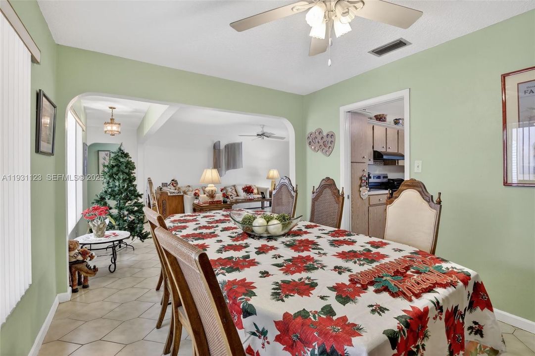 待售: $649,900 (3 贝兹, 2 浴室, 1967 平方英尺)