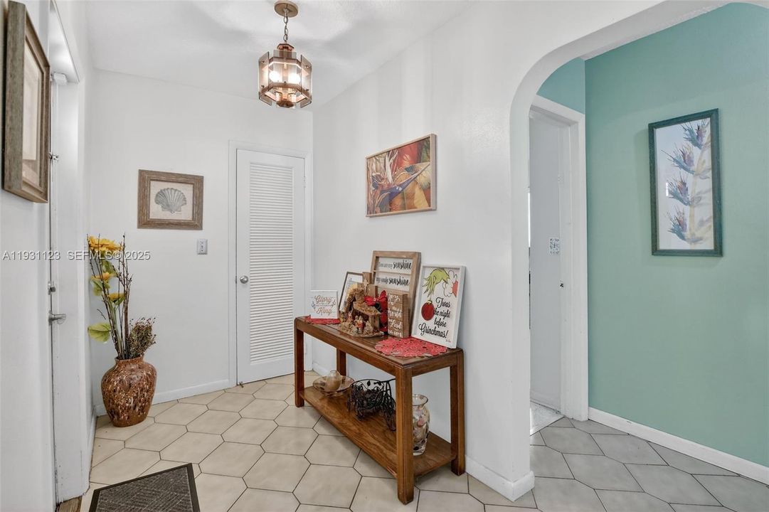 待售: $649,900 (3 贝兹, 2 浴室, 1967 平方英尺)