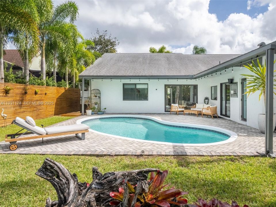 For Rent: $5,150 (4 beds, 3 baths, 2061 Square Feet)