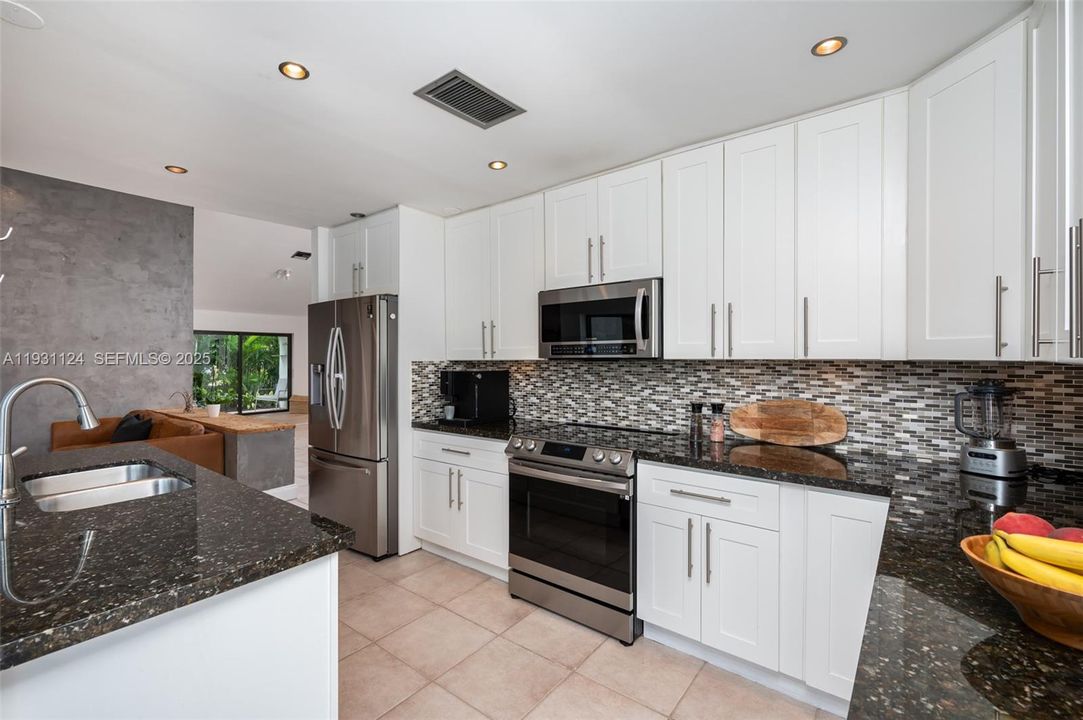 For Rent: $5,150 (4 beds, 3 baths, 2061 Square Feet)