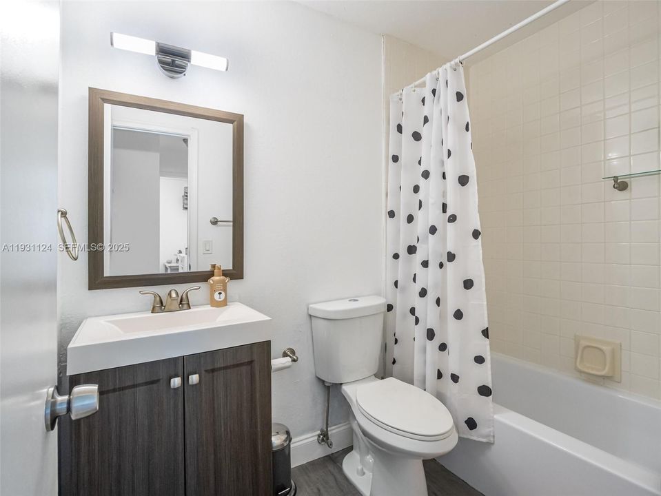 For Rent: $5,150 (4 beds, 3 baths, 2061 Square Feet)