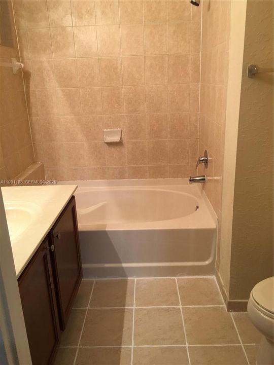 For Rent: $2,800 (3 beds, 2 baths, 1256 Square Feet)