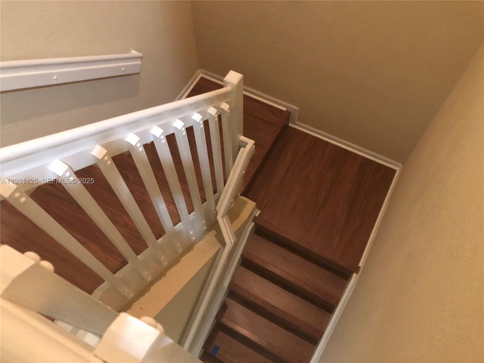 For Rent: $2,800 (3 beds, 2 baths, 1256 Square Feet)