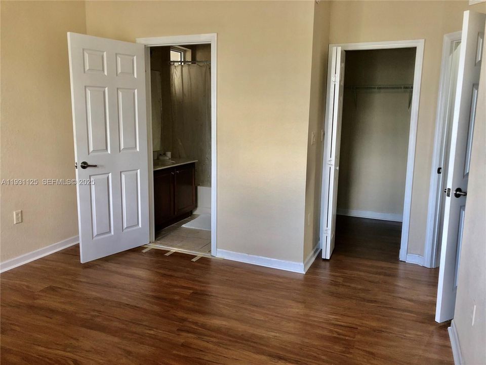 For Rent: $2,800 (3 beds, 2 baths, 1256 Square Feet)