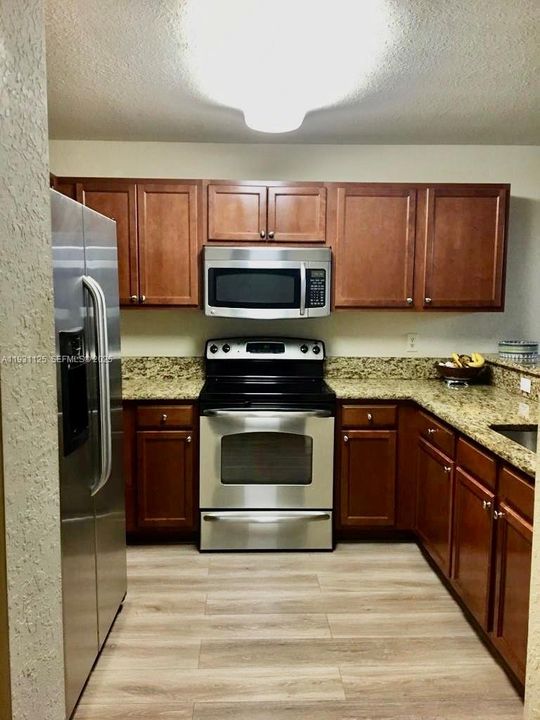 For Rent: $2,800 (3 beds, 2 baths, 1256 Square Feet)