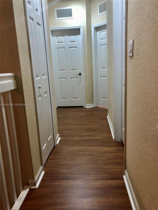 For Rent: $2,800 (3 beds, 2 baths, 1256 Square Feet)