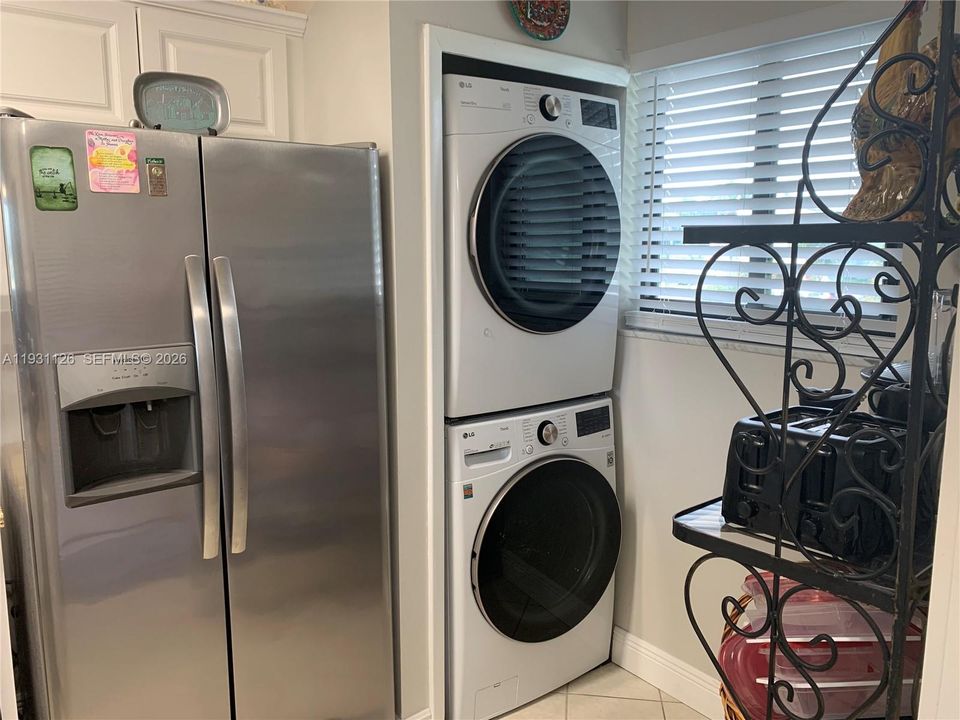 Full Size Washer/Dryer