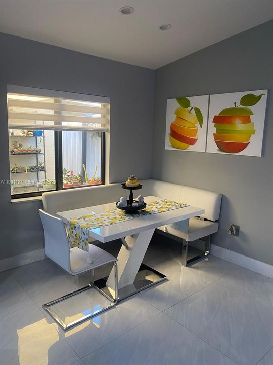 В аренду: $3,500 (3 спален, 2 ванн, 1451 Квадратных фут)