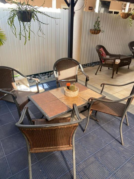 В аренду: $3,500 (3 спален, 2 ванн, 1451 Квадратных фут)