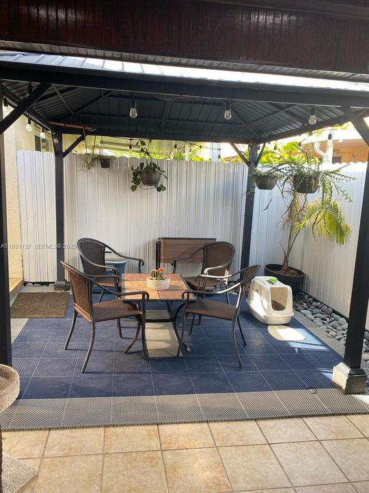 В аренду: $3,500 (3 спален, 2 ванн, 1451 Квадратных фут)