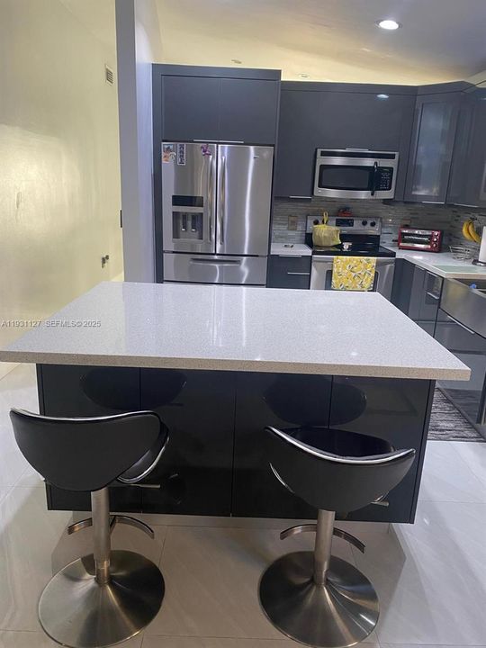 В аренду: $3,500 (3 спален, 2 ванн, 1451 Квадратных фут)