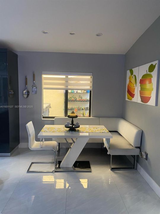 В аренду: $3,500 (3 спален, 2 ванн, 1451 Квадратных фут)