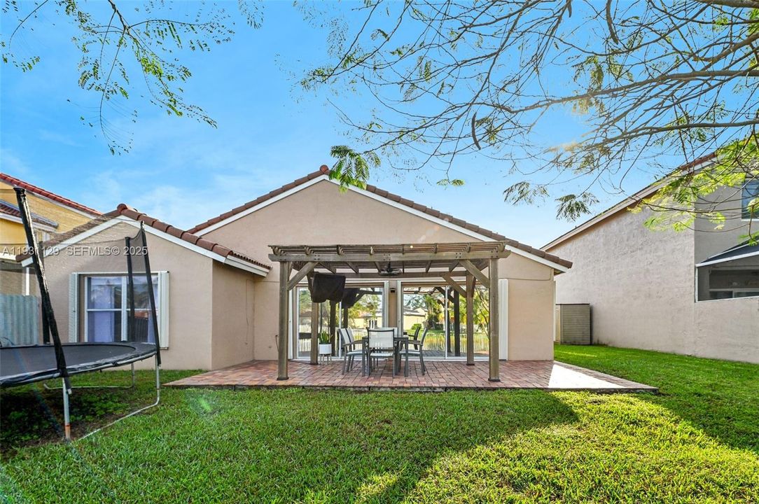 En Renta: $3,700 (3 camas, 2 baños, 1624 Pies cuadrados)