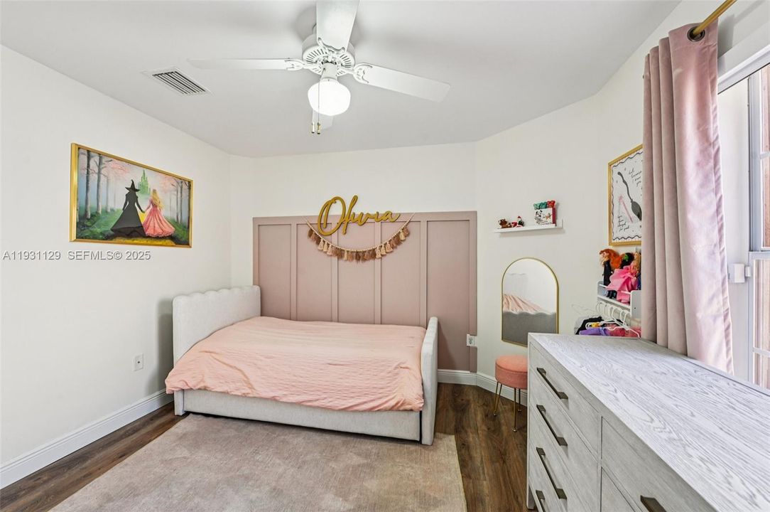 En Renta: $3,700 (3 camas, 2 baños, 1624 Pies cuadrados)