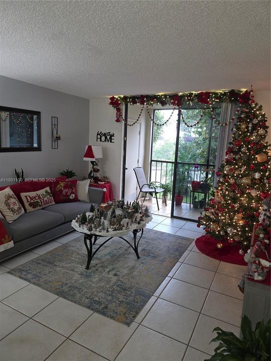 For Rent: $1,850 (1 beds, 1 baths, 705 Square Feet)