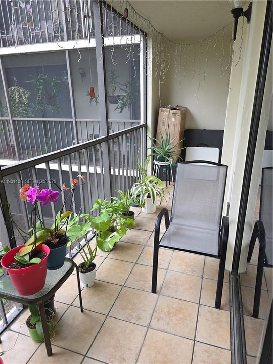 For Rent: $1,850 (1 beds, 1 baths, 705 Square Feet)