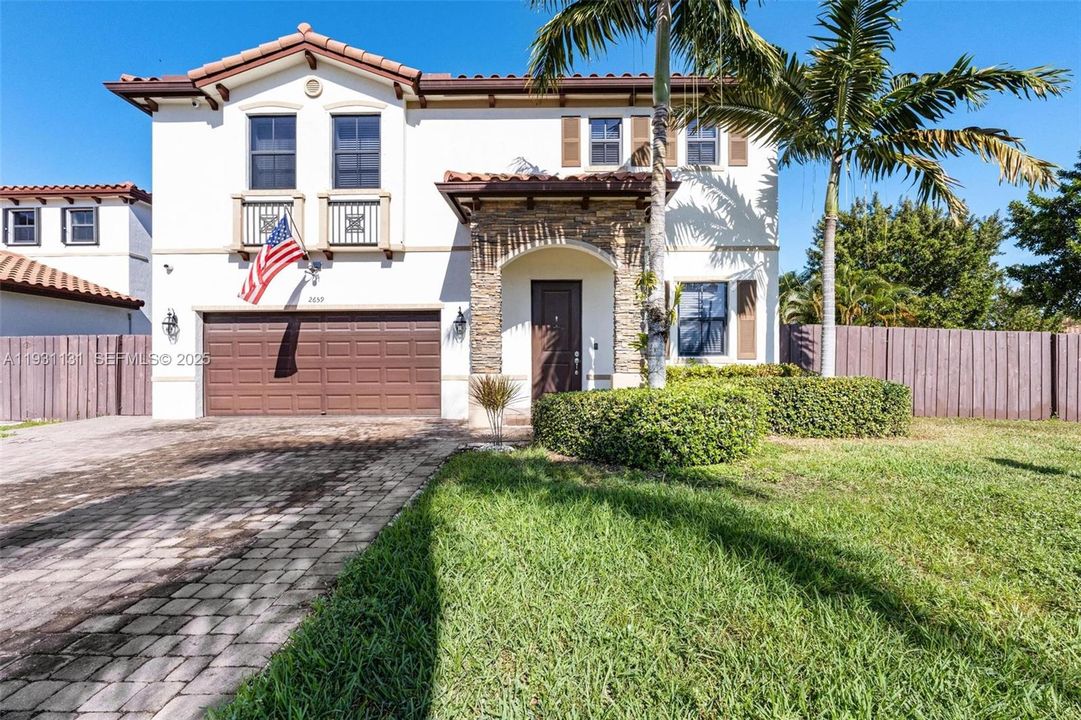 На продажу: $685,000 (4 спален, 2 ванн, 2720 Квадратных фут)