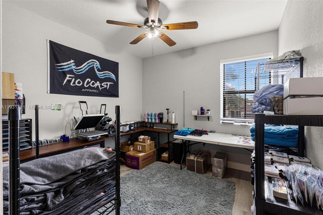 На продажу: $685,000 (4 спален, 2 ванн, 2720 Квадратных фут)