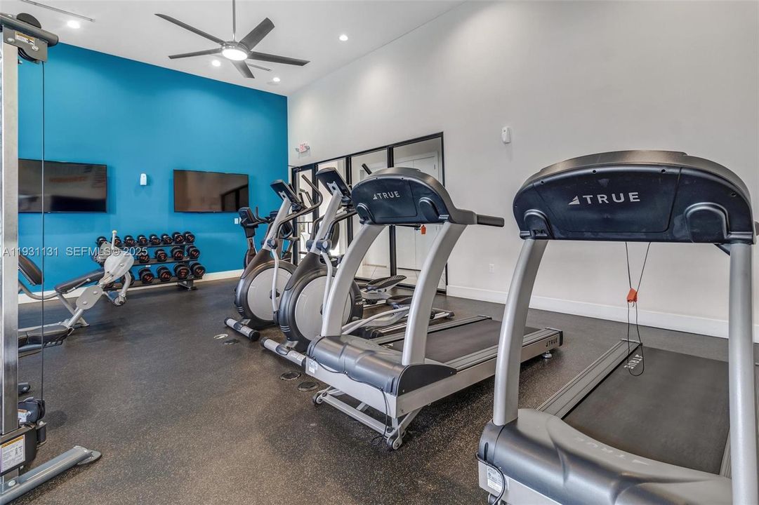 На продажу: $685,000 (4 спален, 2 ванн, 2720 Квадратных фут)